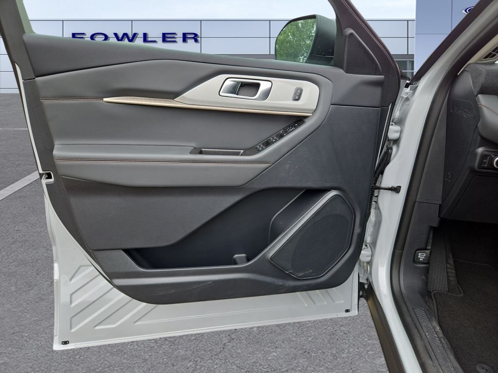 New 2026 Space White Metallic Ford Active image 24