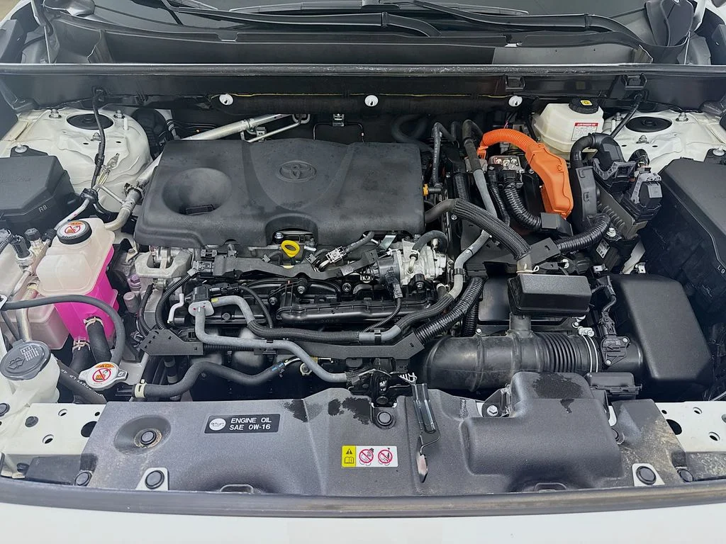 Certified Used 2022 White Toyota Hybrid XLE image 30