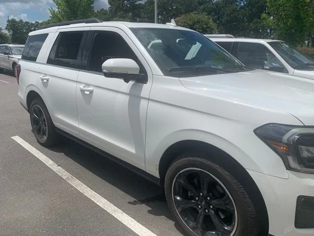 Used 2023 White Ford Limited image 3