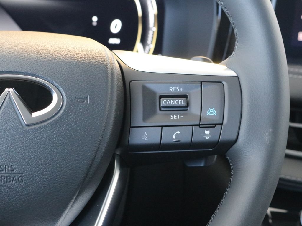 New 2027 DEEP EMERALD INFINITI Luxe AWD image 12