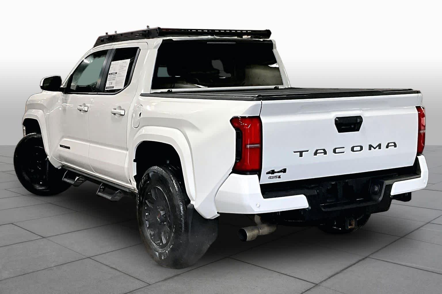 Used 2025 Ice Cap Toyota SR5 image 12
