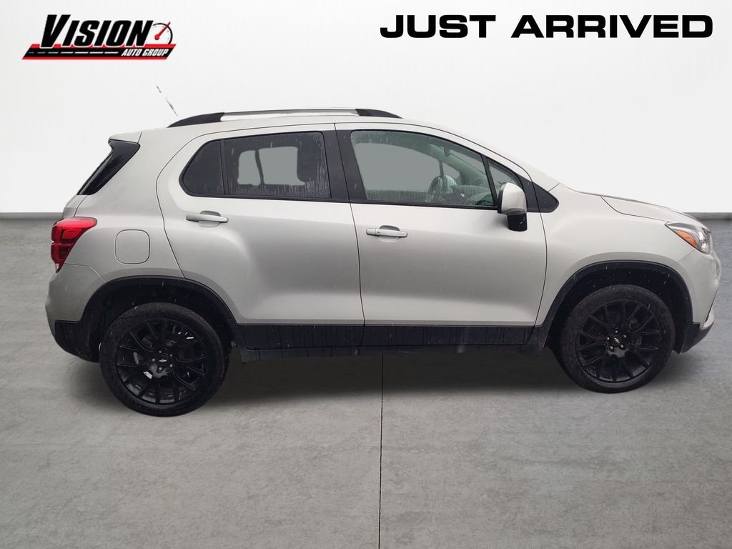 Used 2022 Silver Chevrolet LT image 6