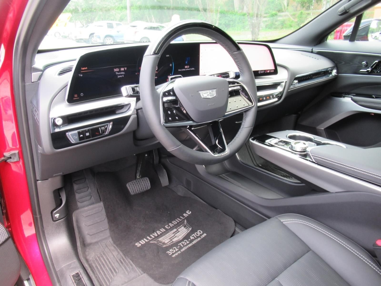 Used 2025 Red Cadillac Luxury image 19
