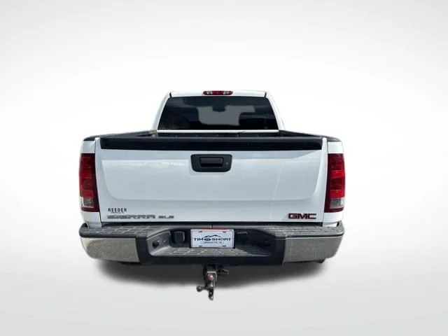 Used 2013 White GMC SLE image 9
