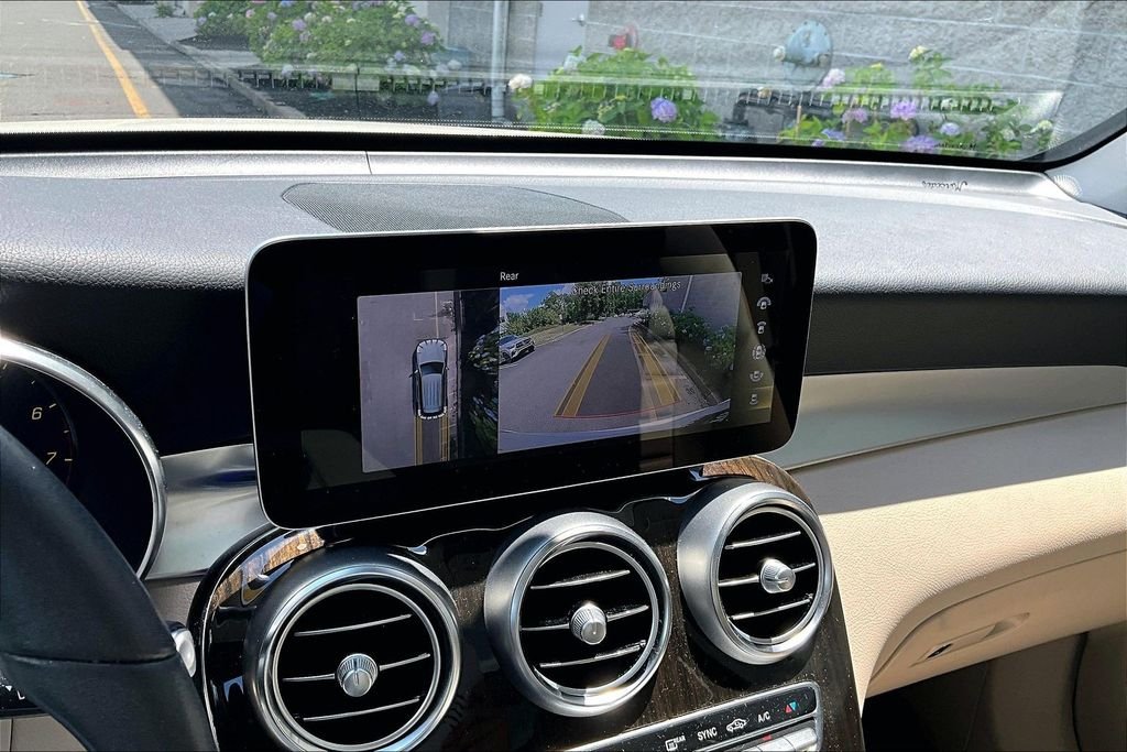 Certified Used 2021 White Mercedes-Benz GLC 300 image 23