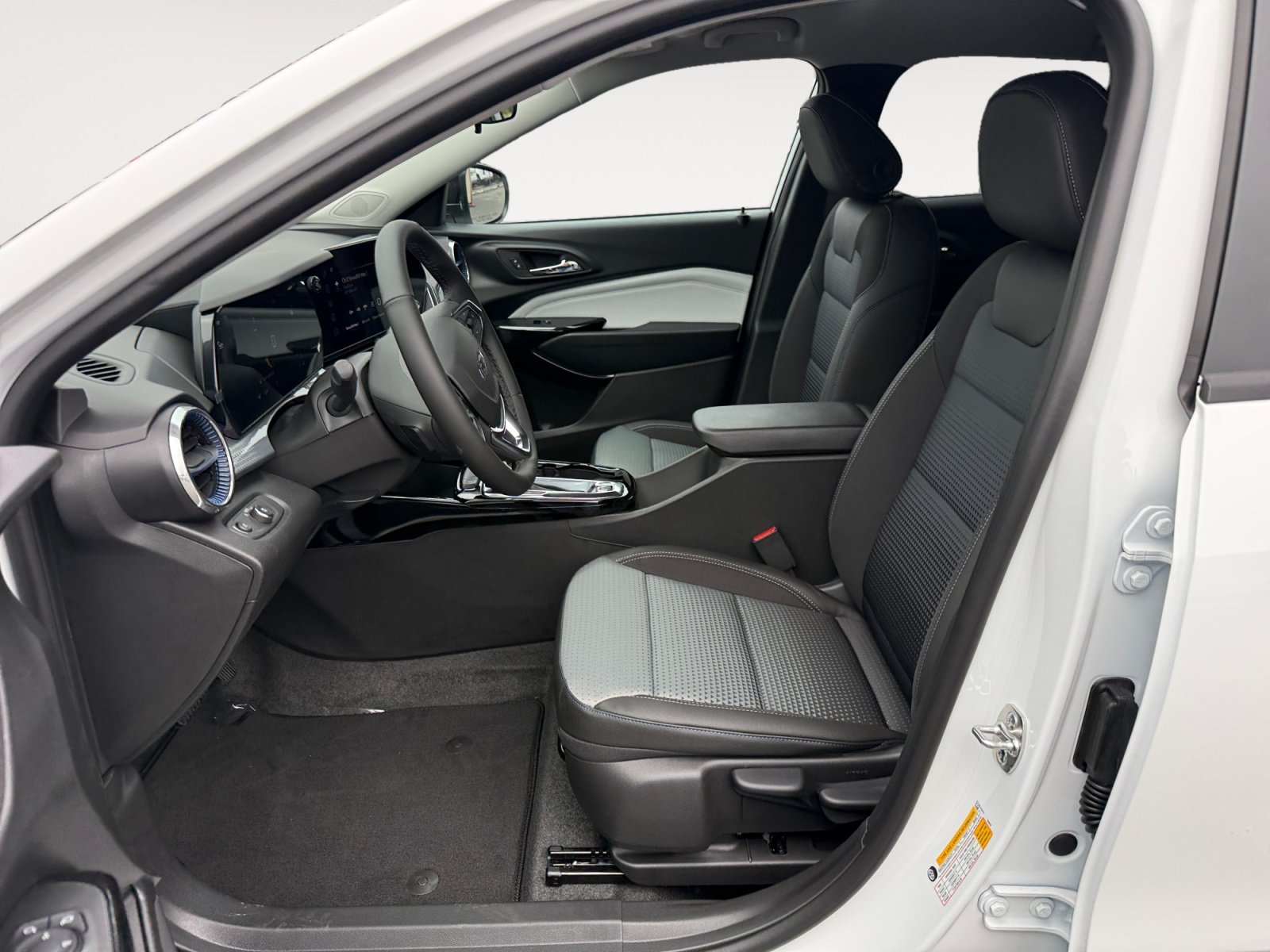 New 2026 Summit White Chevrolet LT image 10