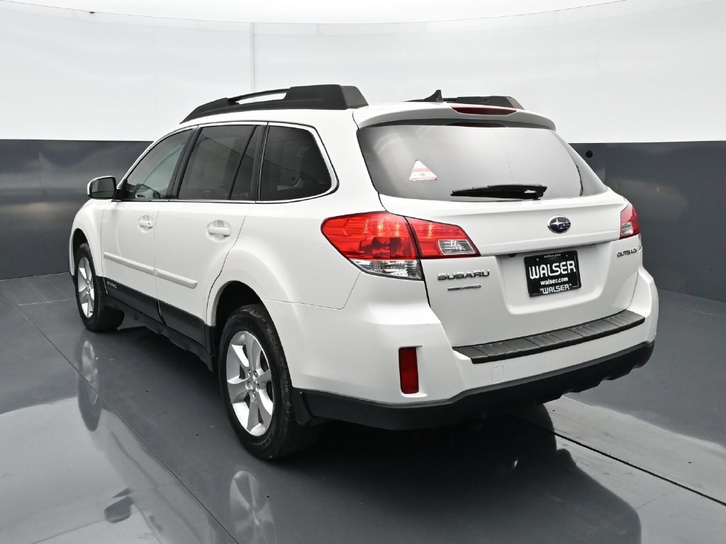 Used 2013 Satin White Pearl Subaru 2.5i image 5