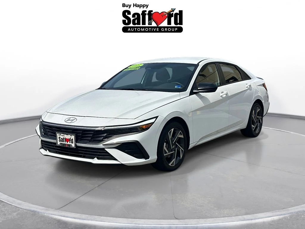 Used 2025 White Hyundai SEL Sport image 1