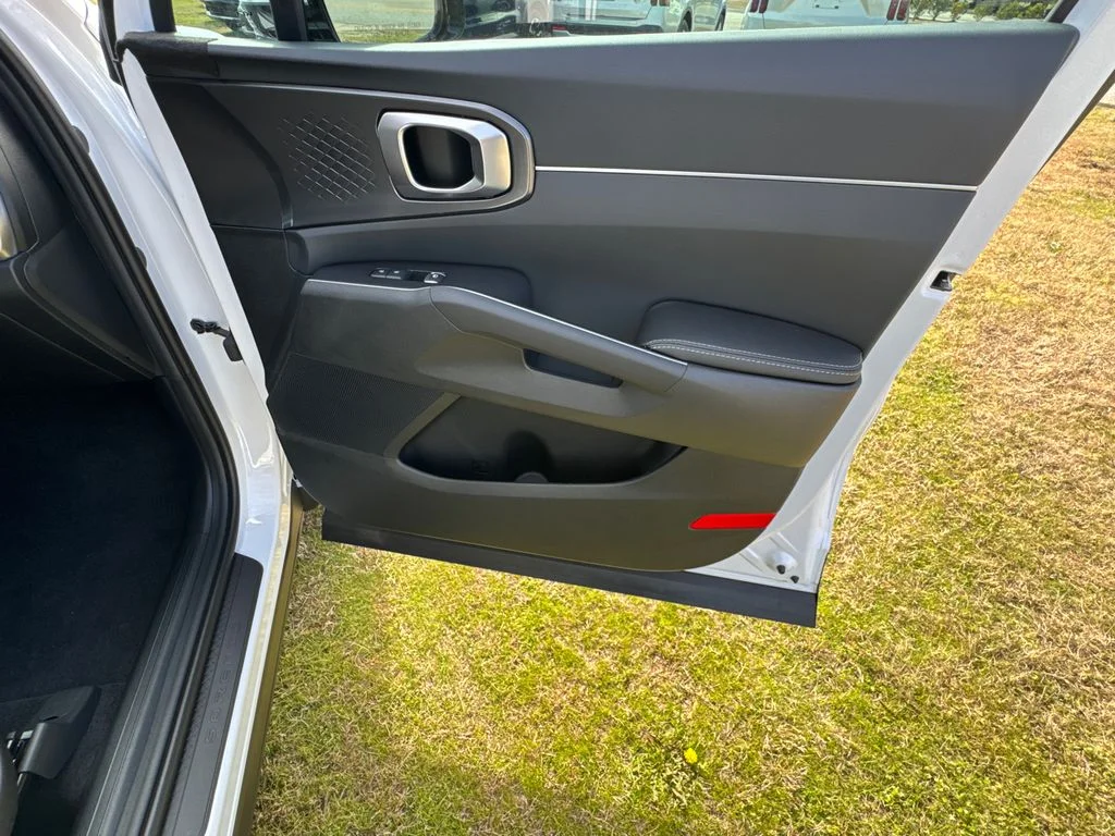 New 2026 Glacial White Pearl Kia LX image 14