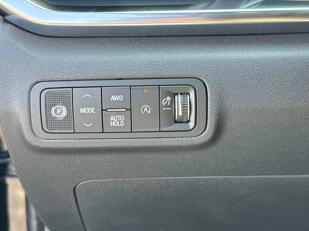 New 2027 Ebony Twilight Metallic GMC Elevation image 18