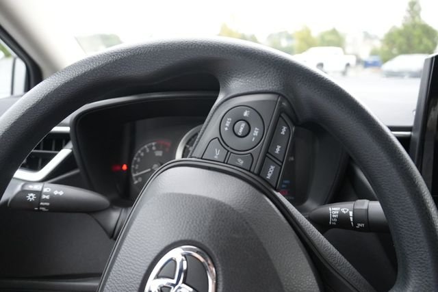 Certified Used 2022 Silver Toyota LE image 25