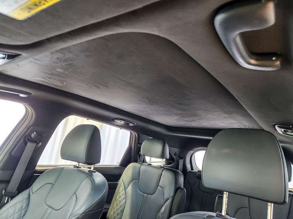 Used 2025 Mineral Blue Kia SX Prestige image 9