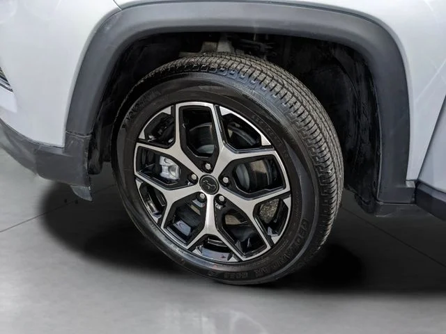 Used 2026 Silver Jeep Limited image 33