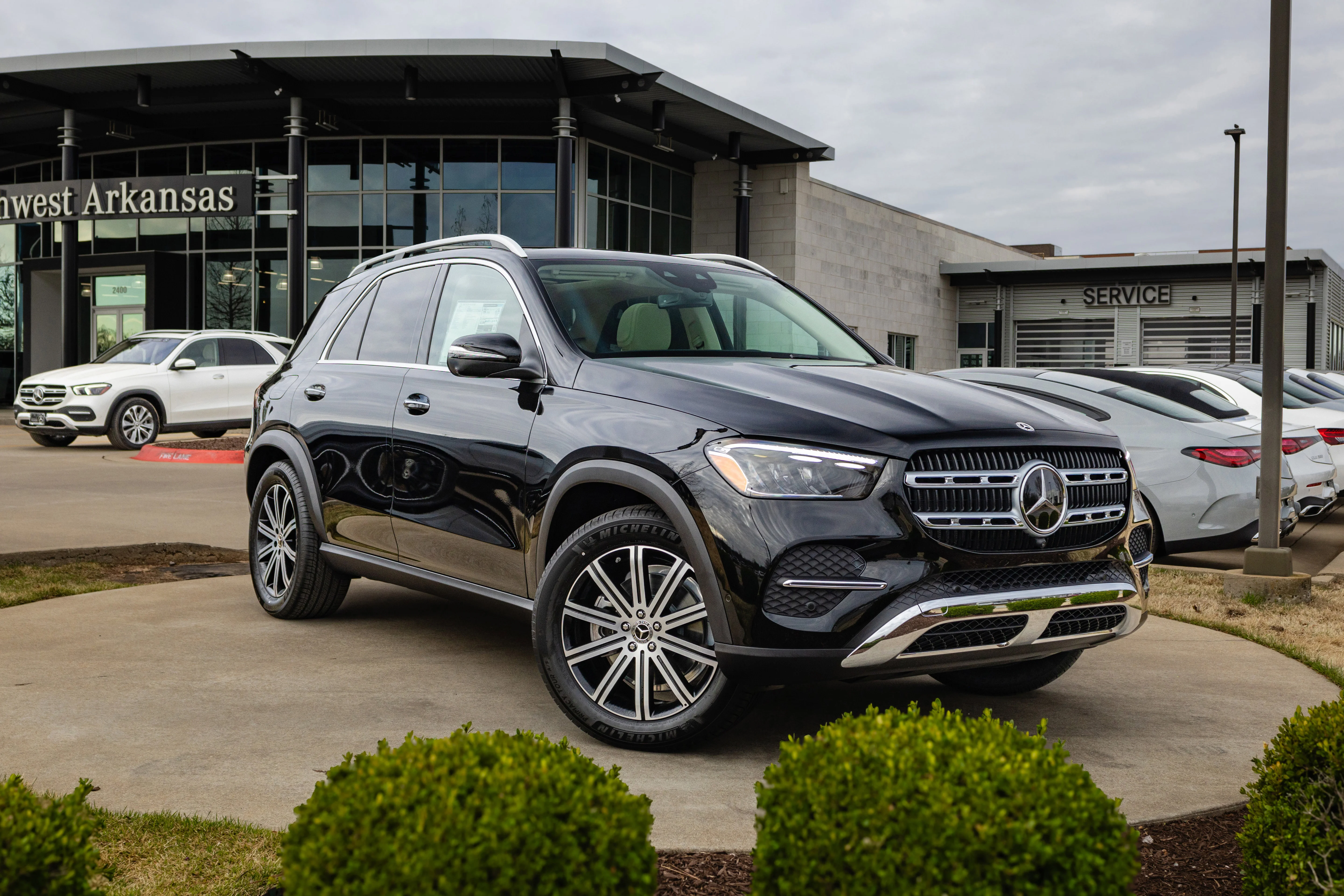New 2026 Black Mercedes-Benz GLE 350 image 1