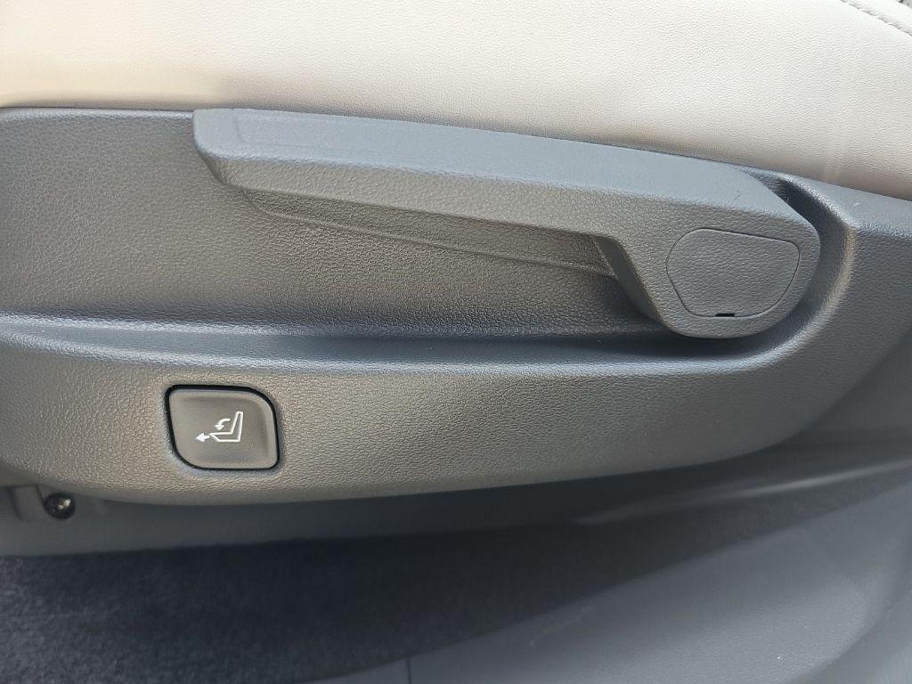 New 2026 White Hyundai SEL image 29