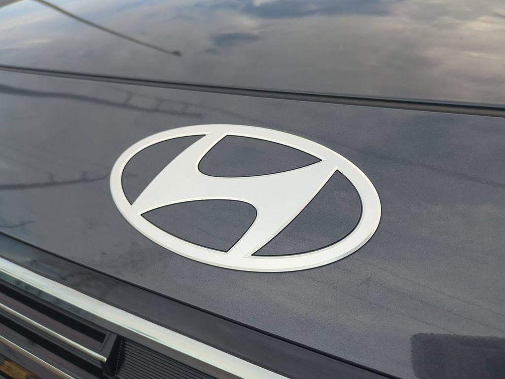 New 2027 Gray Hyundai Blue SEL 7P image 15