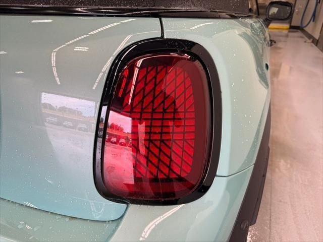 Used 2026 Ocean Wave Green Metallic MINI  image 5