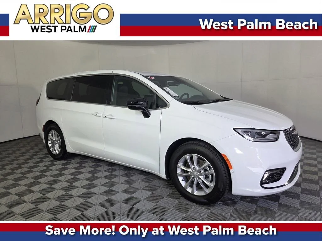 2026 Chrysler Pacifica Select's photo