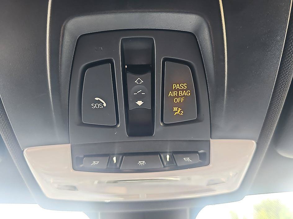 Used 2020 Mineral Gray Metallic BMW sDrive28i Premium image 24