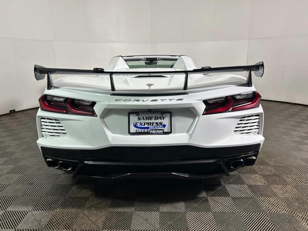 Used 2021 Arctic White Chevrolet 3LT image 24