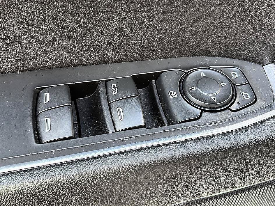 Used 2024 Summit White Chevrolet RST image 14