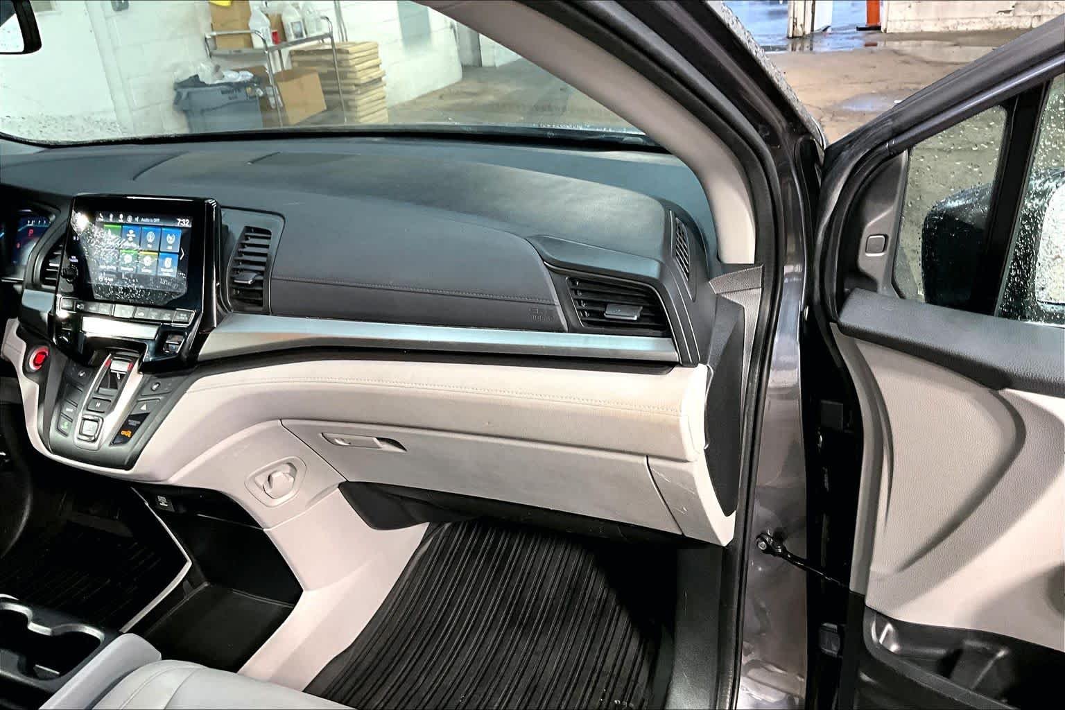 Used 2018 Modern Steel Metallic Honda EX-L image 18