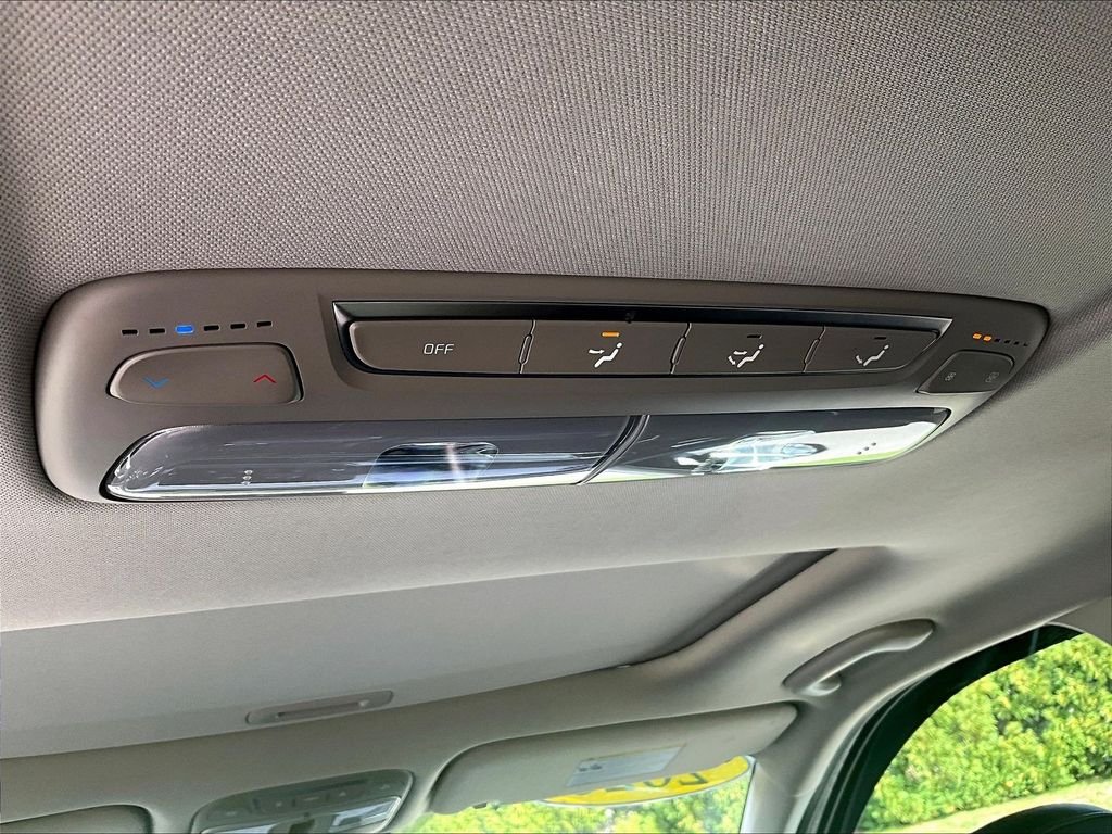 Used 2020 Black Kia S image 29