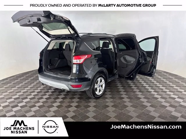 Used 2013 Black Ford SE image 17