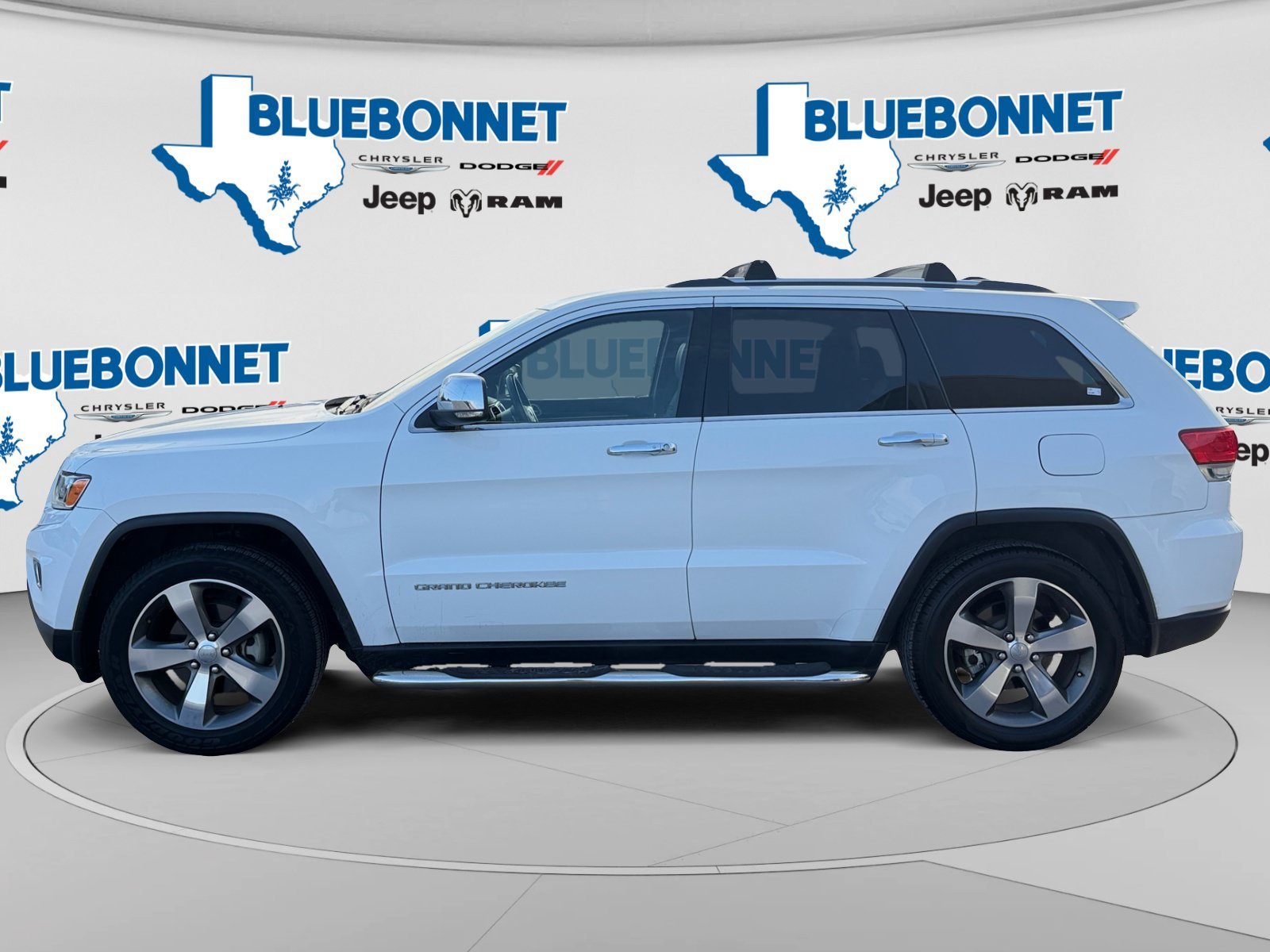 Used 2015 Bright White Clearcoat Jeep Limited image 8