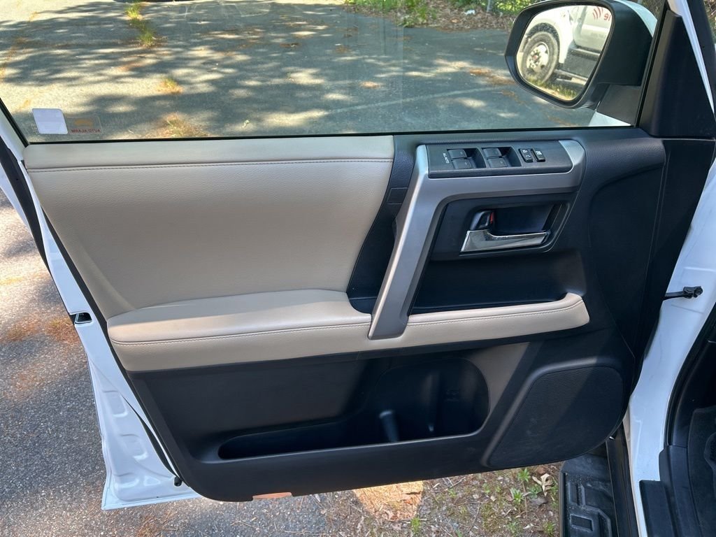 Used 2018 White Toyota SR5 Premium image 14