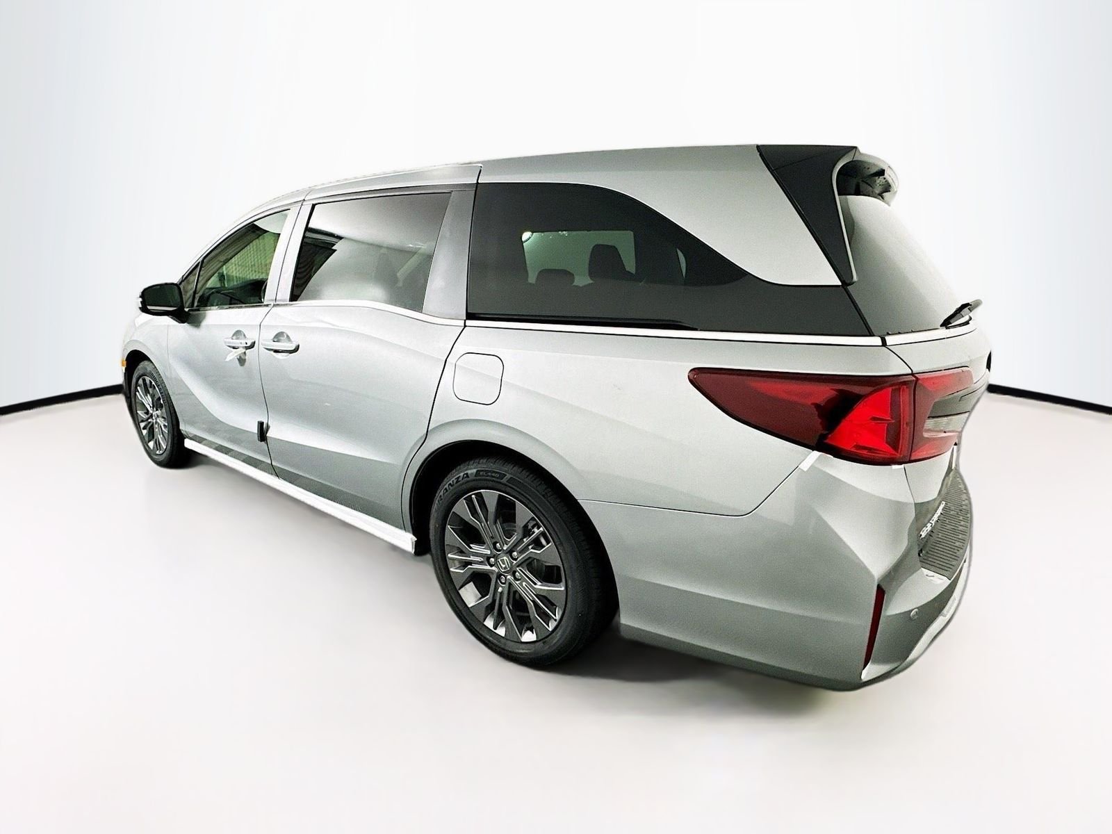 Used 2026 Silver Honda Touring image 6