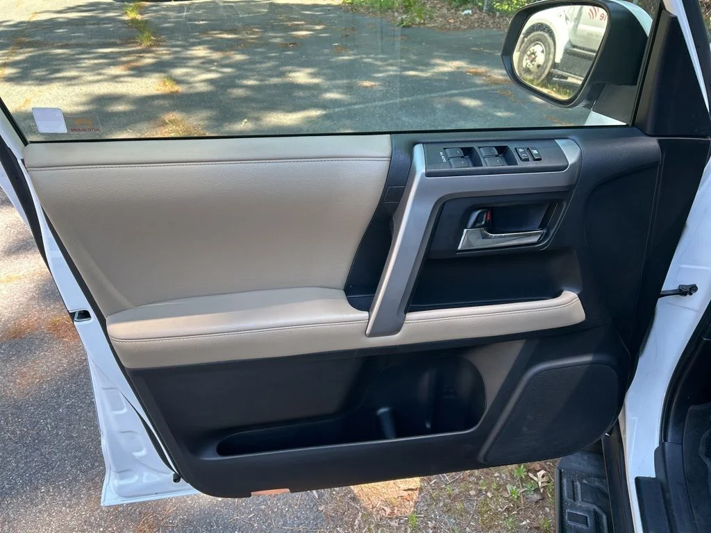 Used 2018 White Toyota SR5 Premium image 14