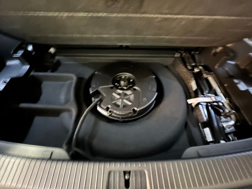 New 2026 White/off-white Volkswagen 2.0T SEL Premium R-Line image 26