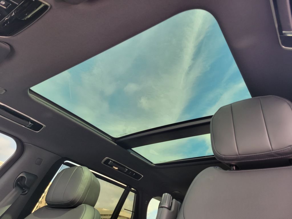 Used 2026 White Land Rover SE image 24