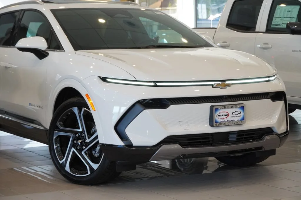 New 2026 Summit White Chevrolet LT image 8
