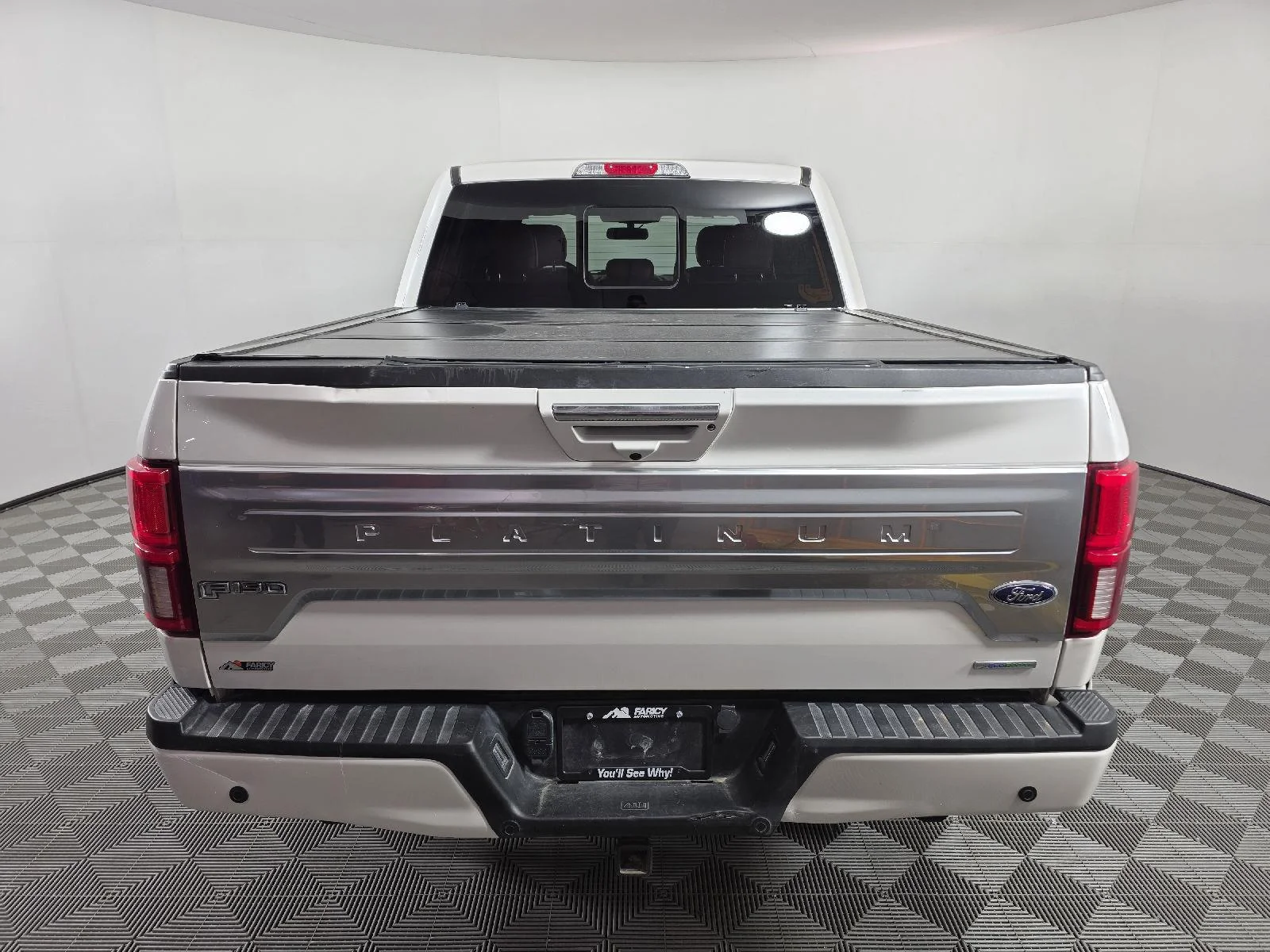 Used 2019 White Platinum Metallic Tri-Coat Ford Platinum image 4