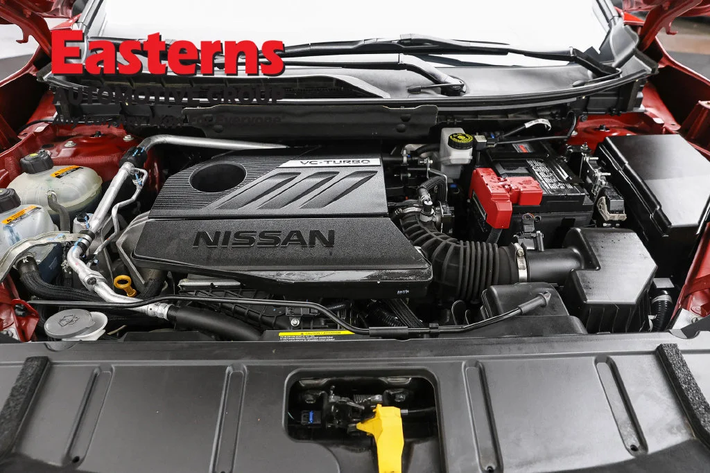 Used 2023 Red Nissan S image 7