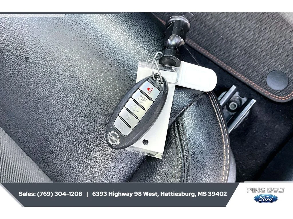 Used 2022 Gun Metallic Nissan 2.5 SR image 9