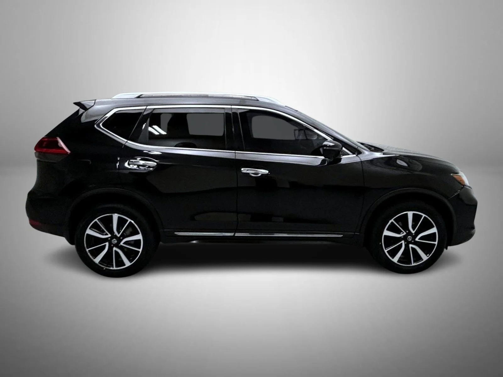 Used 2019 Black Nissan SL image 4