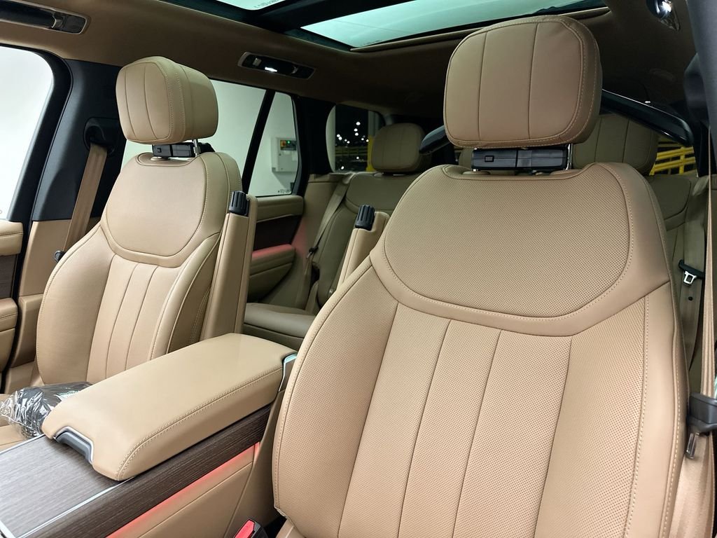 New 2026 Batumi Gold Premium Metallic Land Rover SE image 10