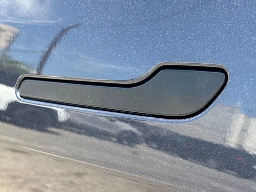 Used 2022  Tesla Performance image 6