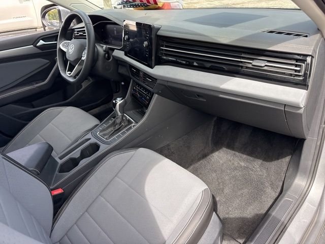 Used 2025 Silver Volkswagen 1.5T SE image 23