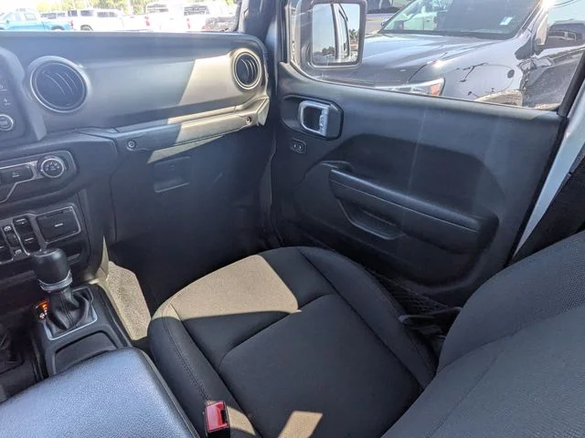 Used 2020 Silver Jeep Sport image 17