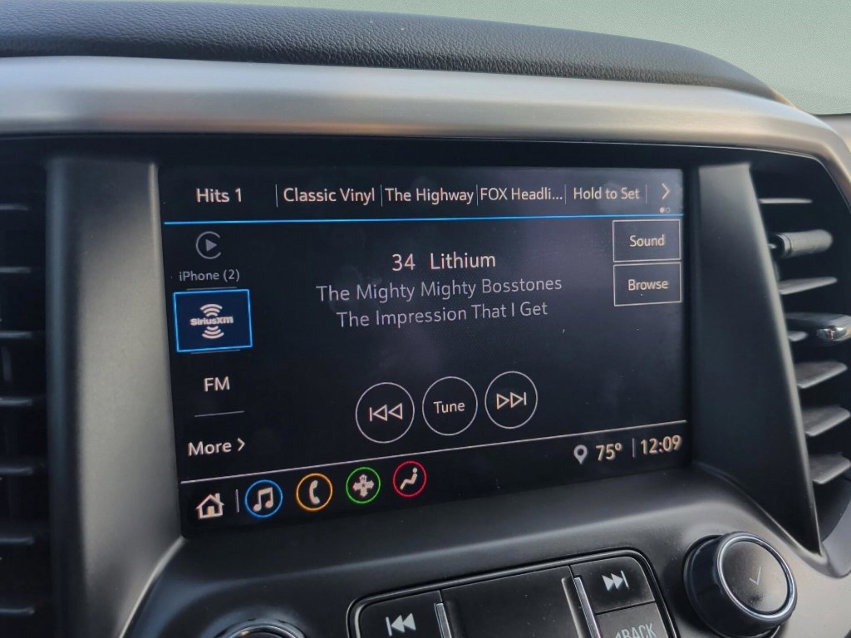 2023 GMC Acadia SLE - Photo 24