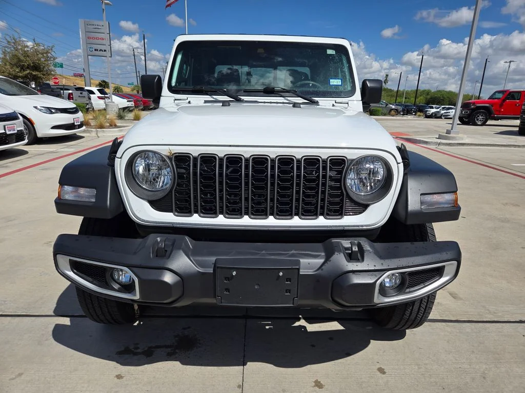 Used 2025 White Jeep Sport S image 8