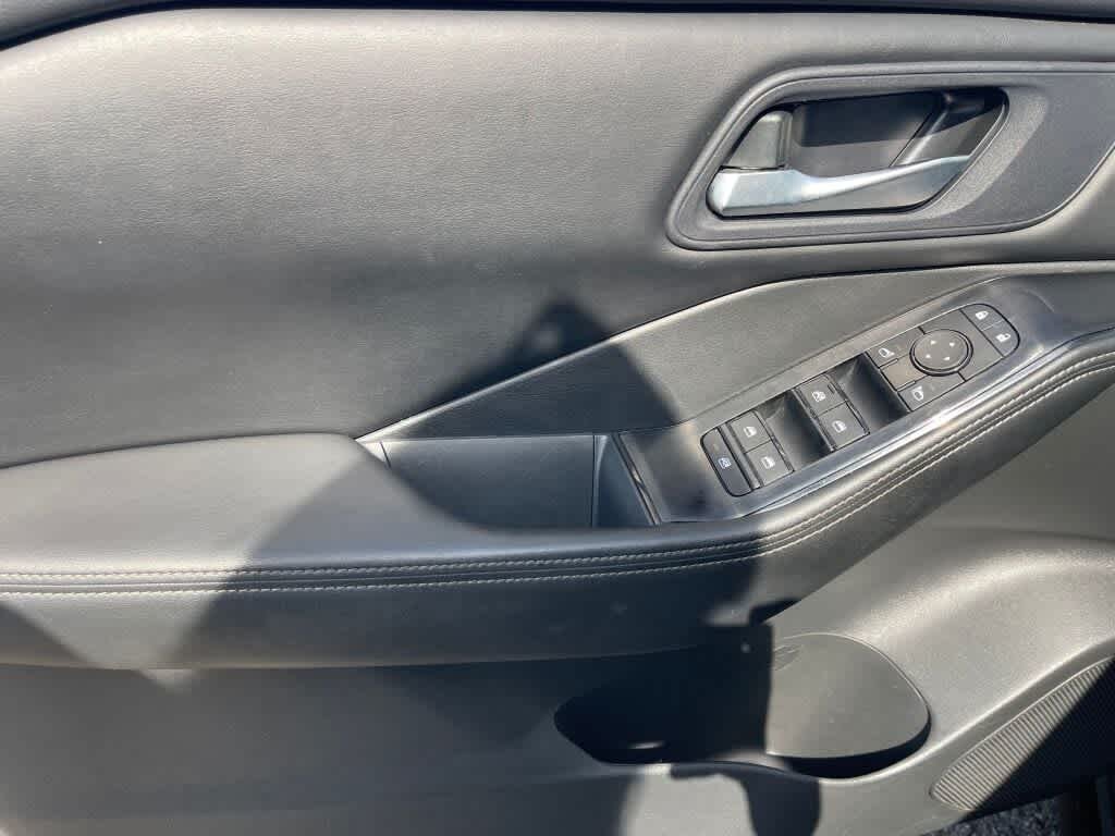Used 2024 Gun Metallic Nissan SV image 20