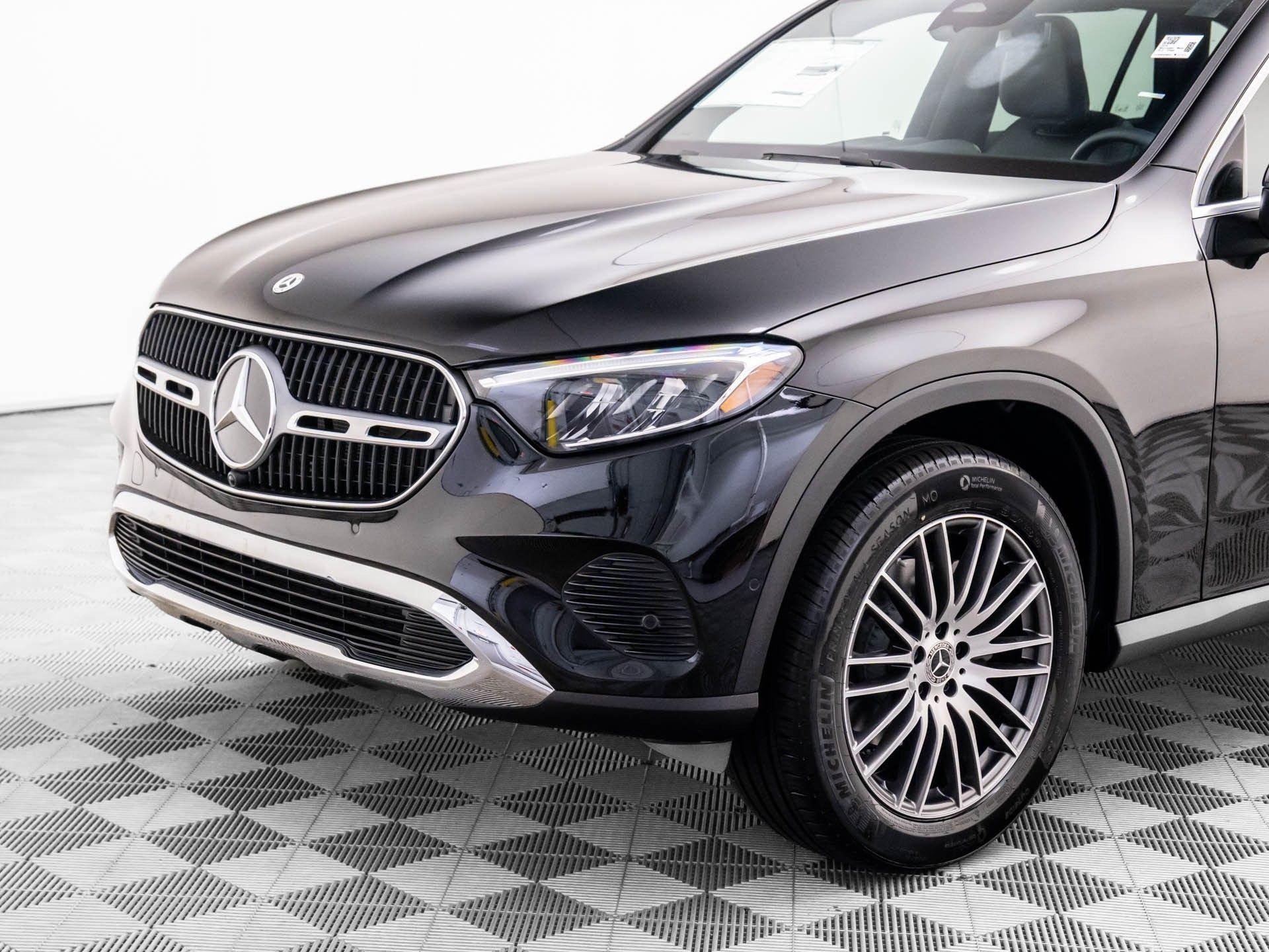 New 2026 Black Mercedes-Benz GLC 300 image 30