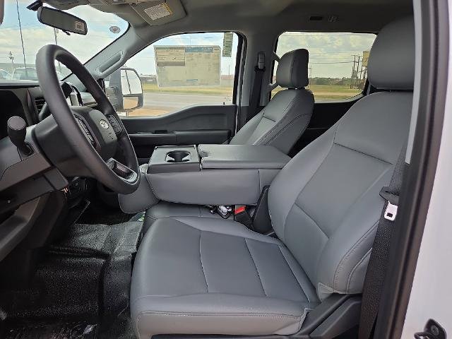 New 2025 Oxford White Ford F-350® XL image 43