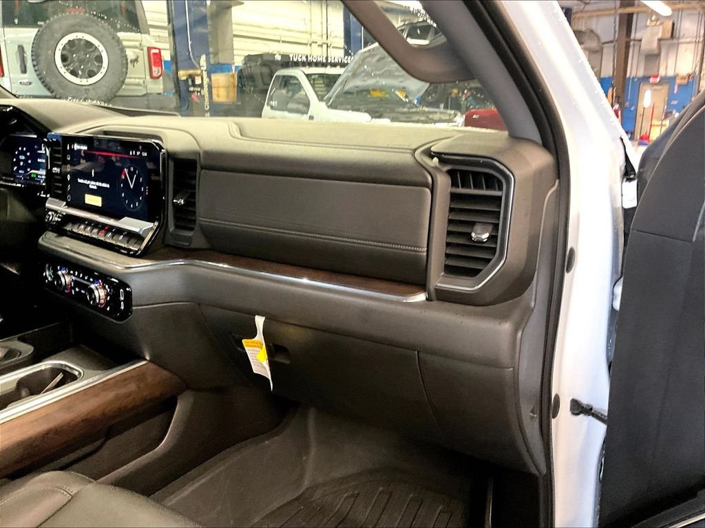 Used 2023 Summit White GMC SLT image 13