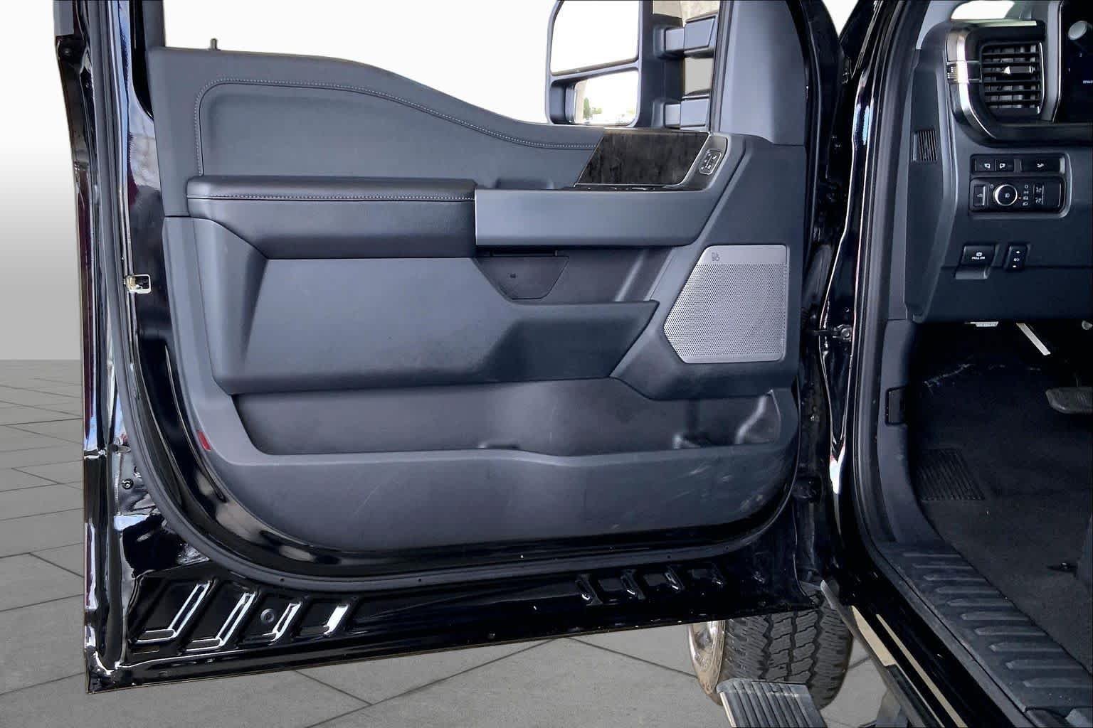 Used 2024 Agate Black Ford LARIAT image 21